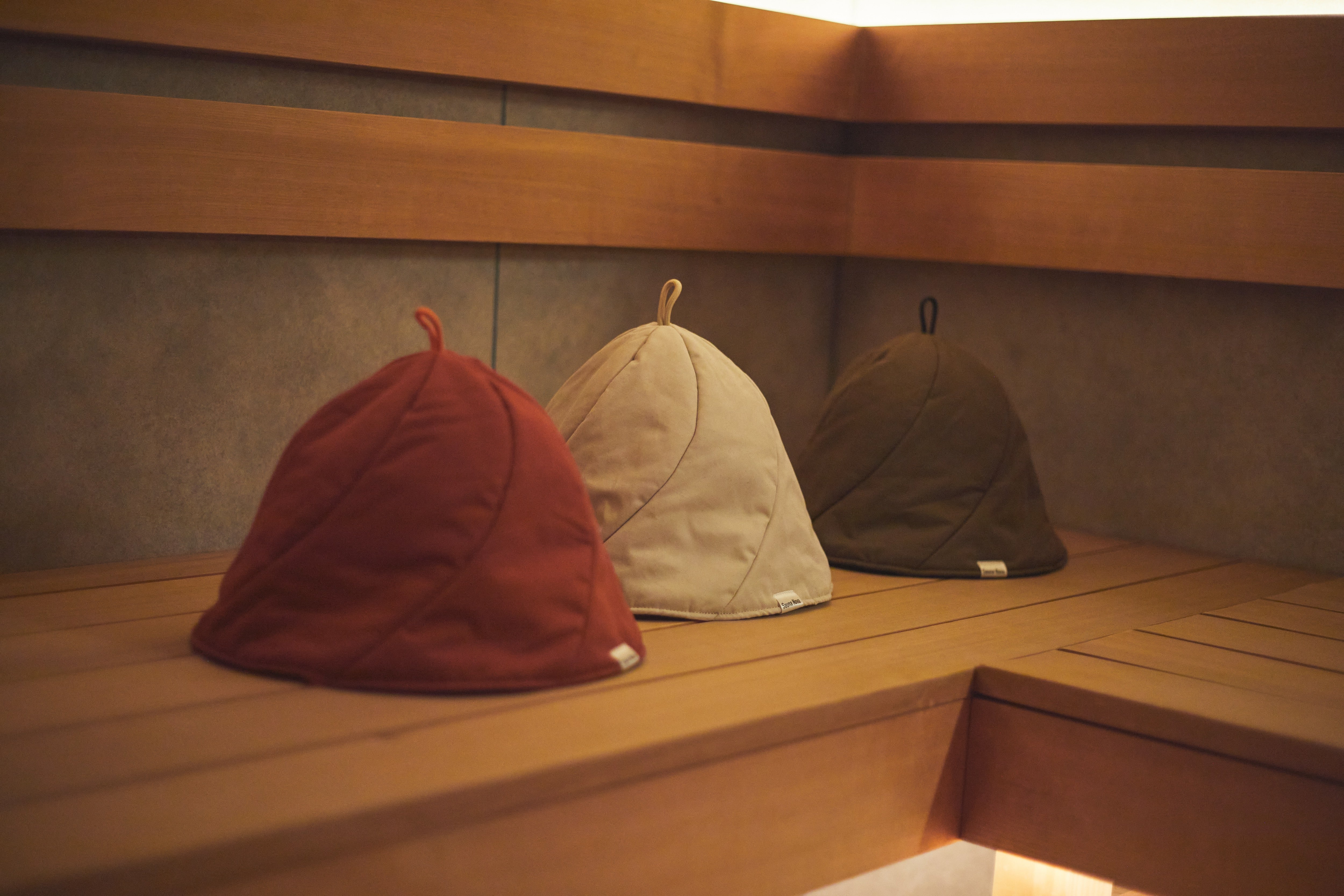 サウナハットを被る理由 - 髪と健康に贈る最適な保護 - – SAUNA NOVA